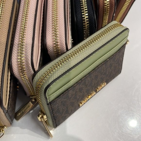 Michael Kors Jet Set Travel Medium Zip Around Card Case - Picture 11 of 16